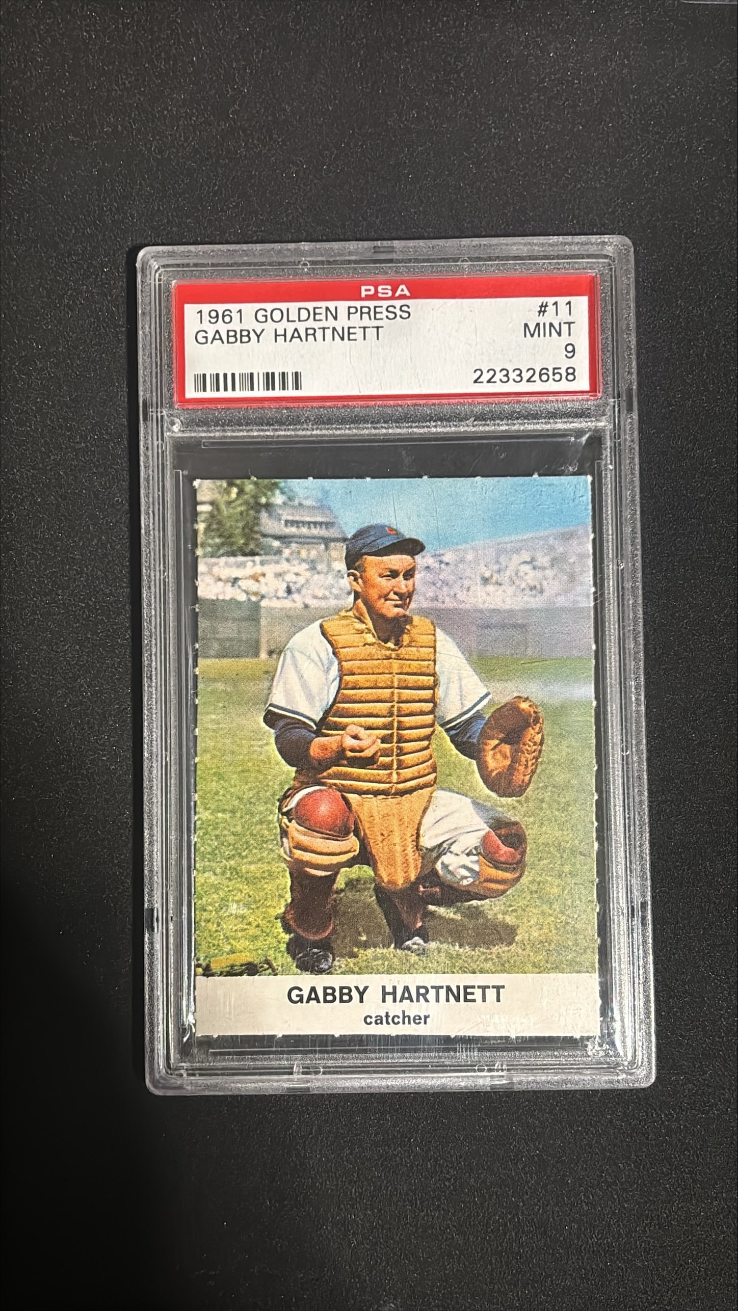 1961 Golden Press #11 Gabby Hartnett PSA 9 (1 of 2)