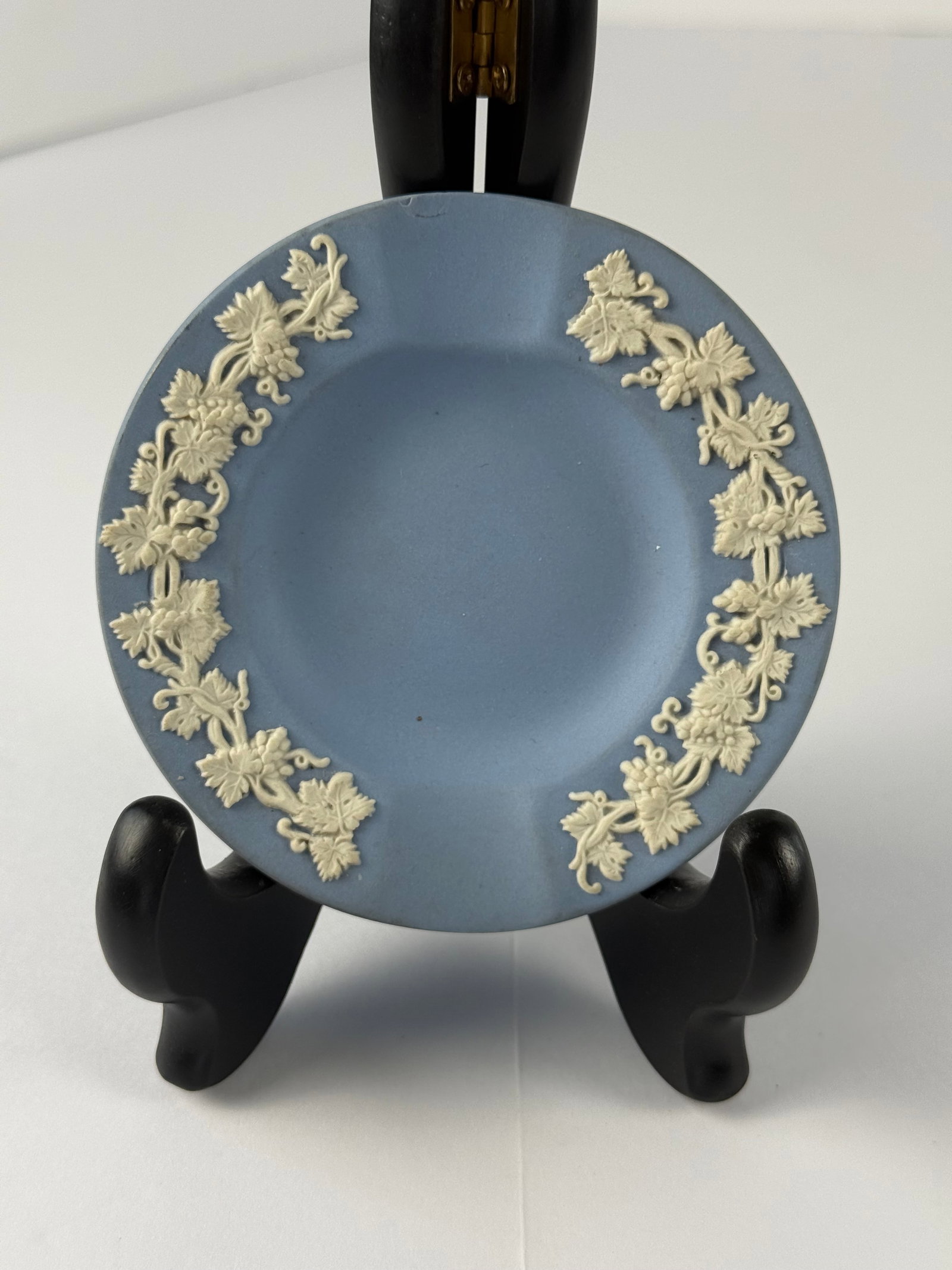 Wedgwood Blue Jasperware Ashtray with Grapevine Relief (1 of 2)