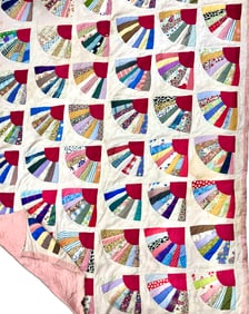 Vibrant Vintage 1940s Handmade "Fan" Patchwork Scrap Quilt - Farmhouse / Cottage