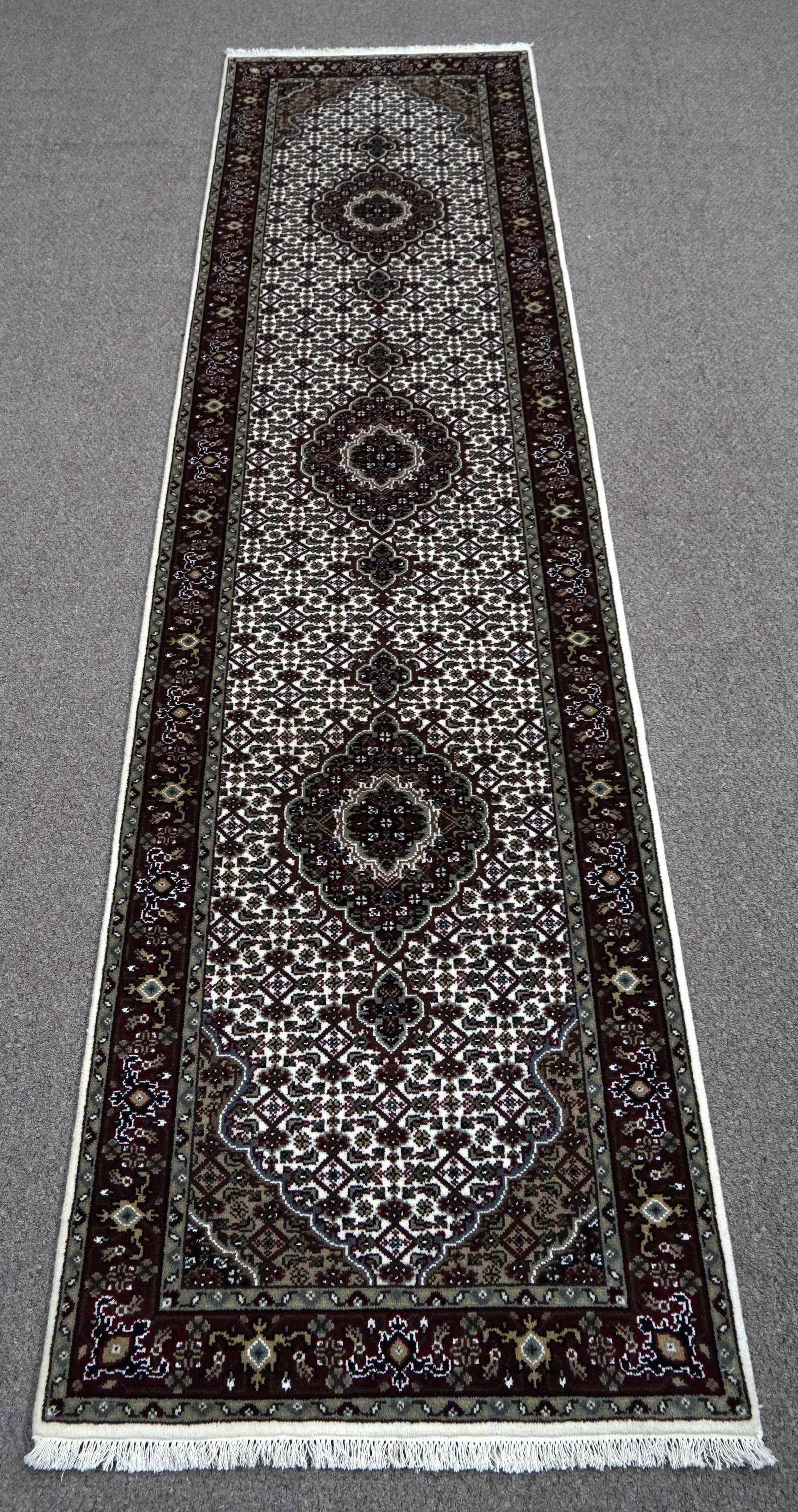 Handmade Tabriz Fish Design Rug 2'7" x 10'1" (1 of 5)