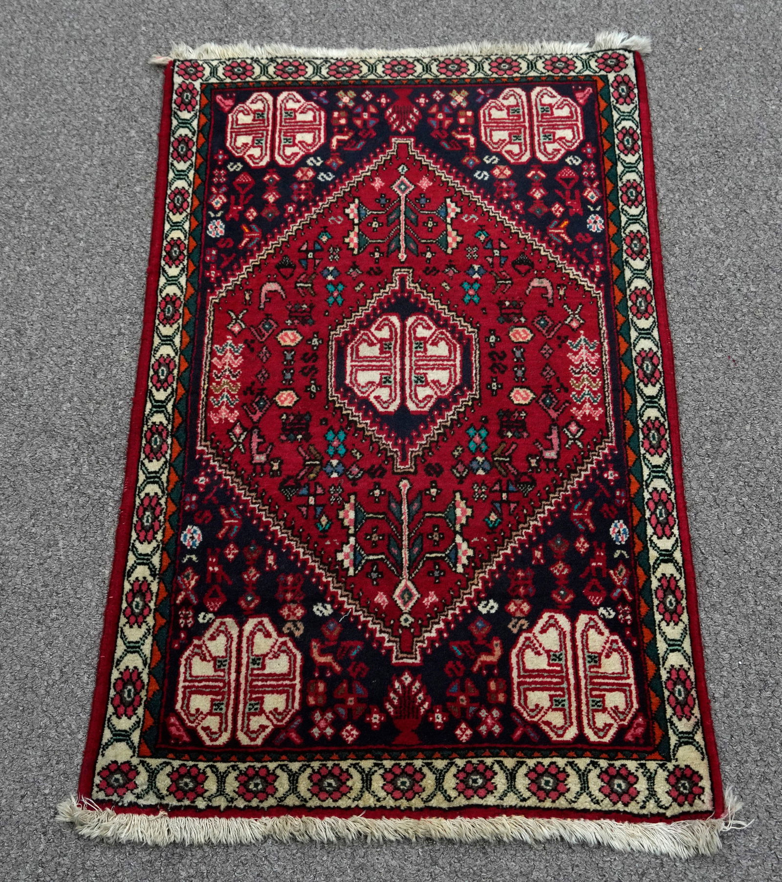 Handmade Persian Abadeh rug 2'3" x 3'5": Handmade Persian Abadeh Rug. Size 2'3" x 3'5" , made of high quality wool pile on cotton foundation, incorporating Abadeh design/pattern and finished off beautifully with an intricately done floral bo