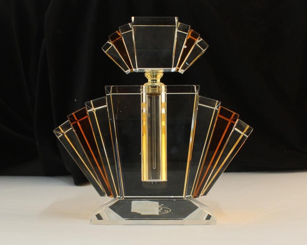 Diva Amber Perfume Crystal Bottle (1 of 3)