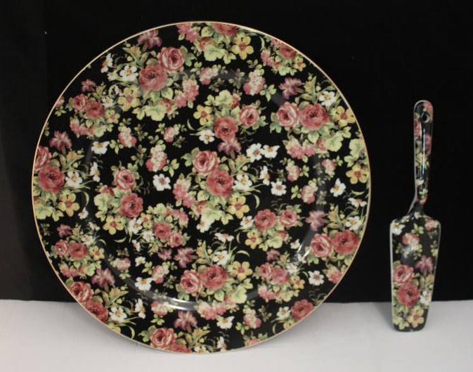 Priscilla Black Cake Plate With Server - 2