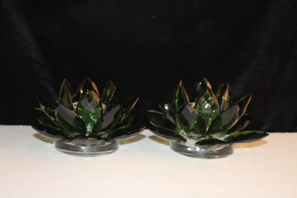 Crystal Amerald Lotus Candleholder - Set Of 2: Crystal Amerald Lotus Candleholder - Set of 2 . Dimensions: 4.5x4.5x7.25