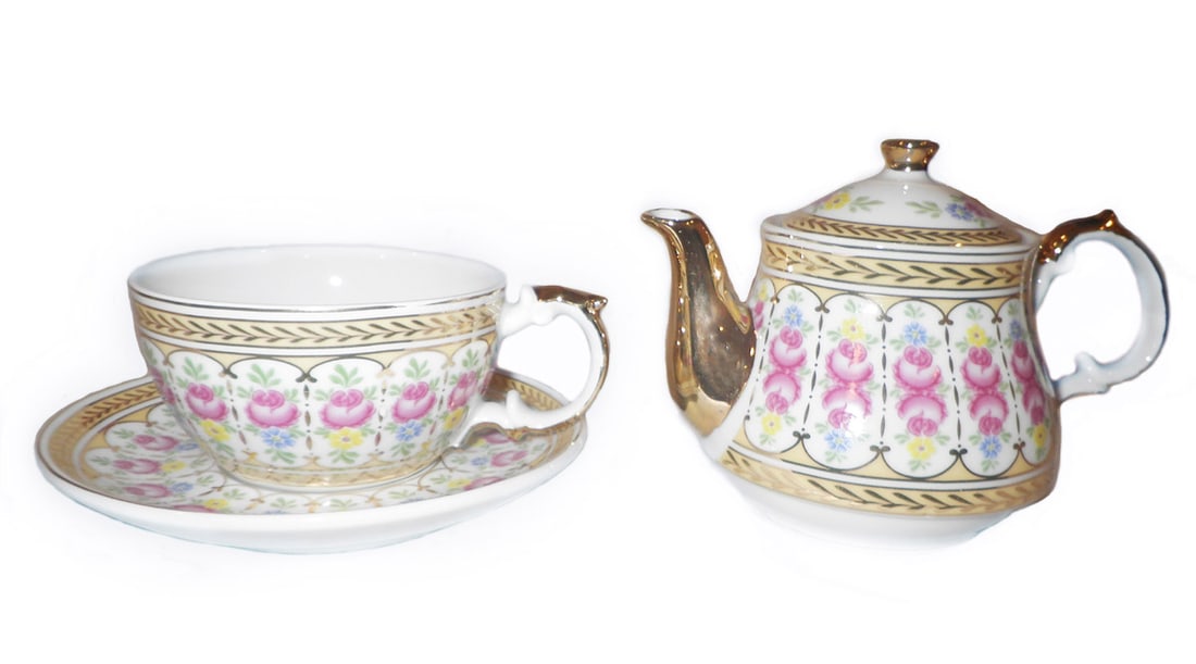 Porcelain Versailles Tea For One: Porcelain Versailles Tea for One. Dimensions: 6X6X2.5