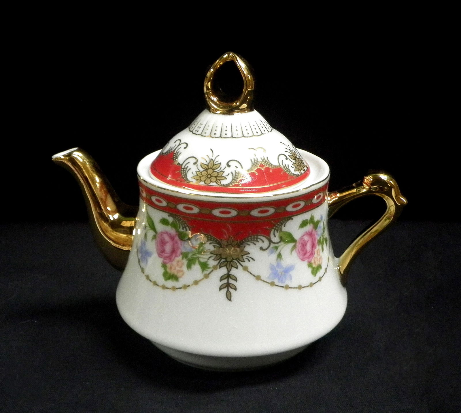 Porcelain Versailles Ruby Tea For One - 2
