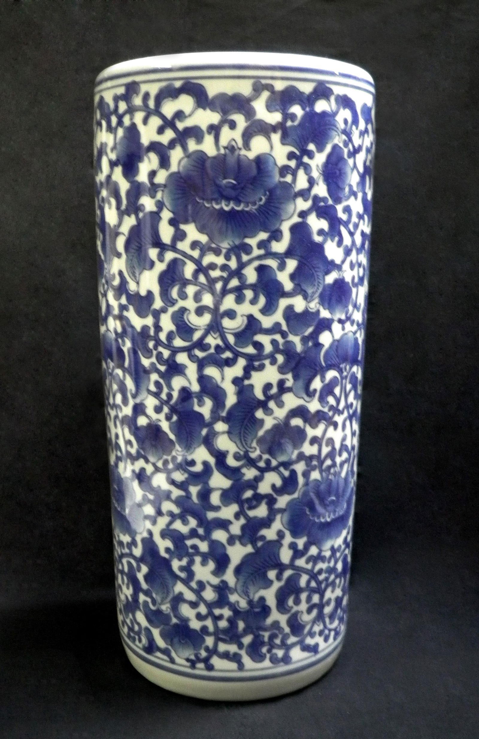 Umbrella Porcelain Stand (1 of 5)