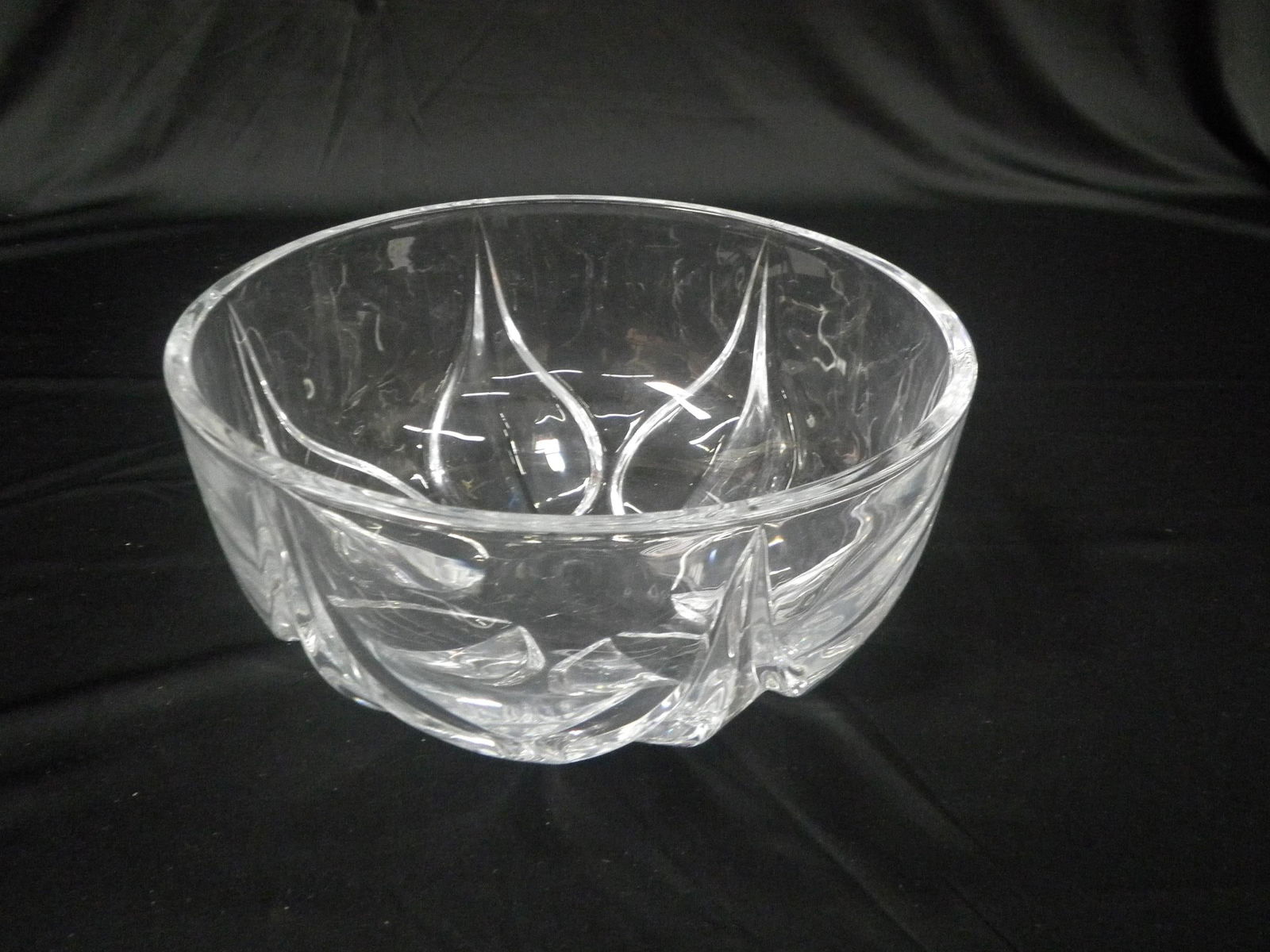 Sleek Peacock Bowl - 4