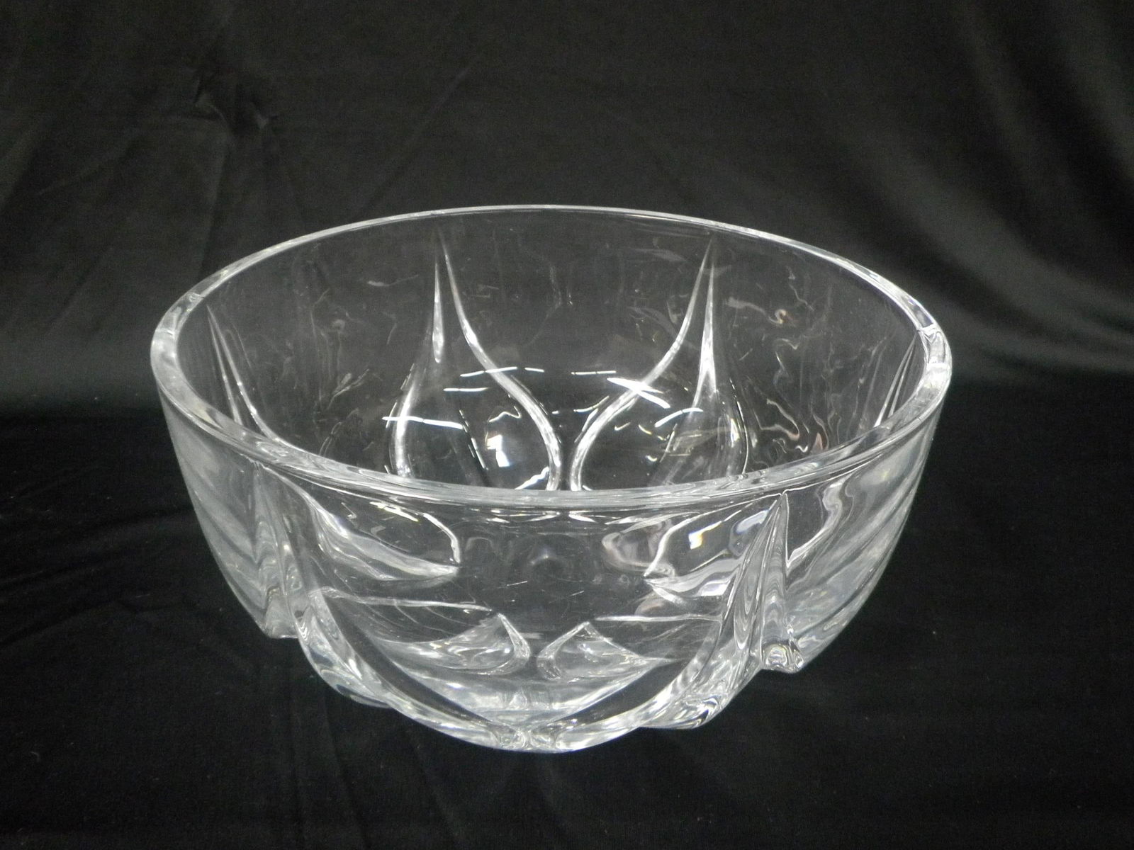 Sleek Peacock Bowl - 8