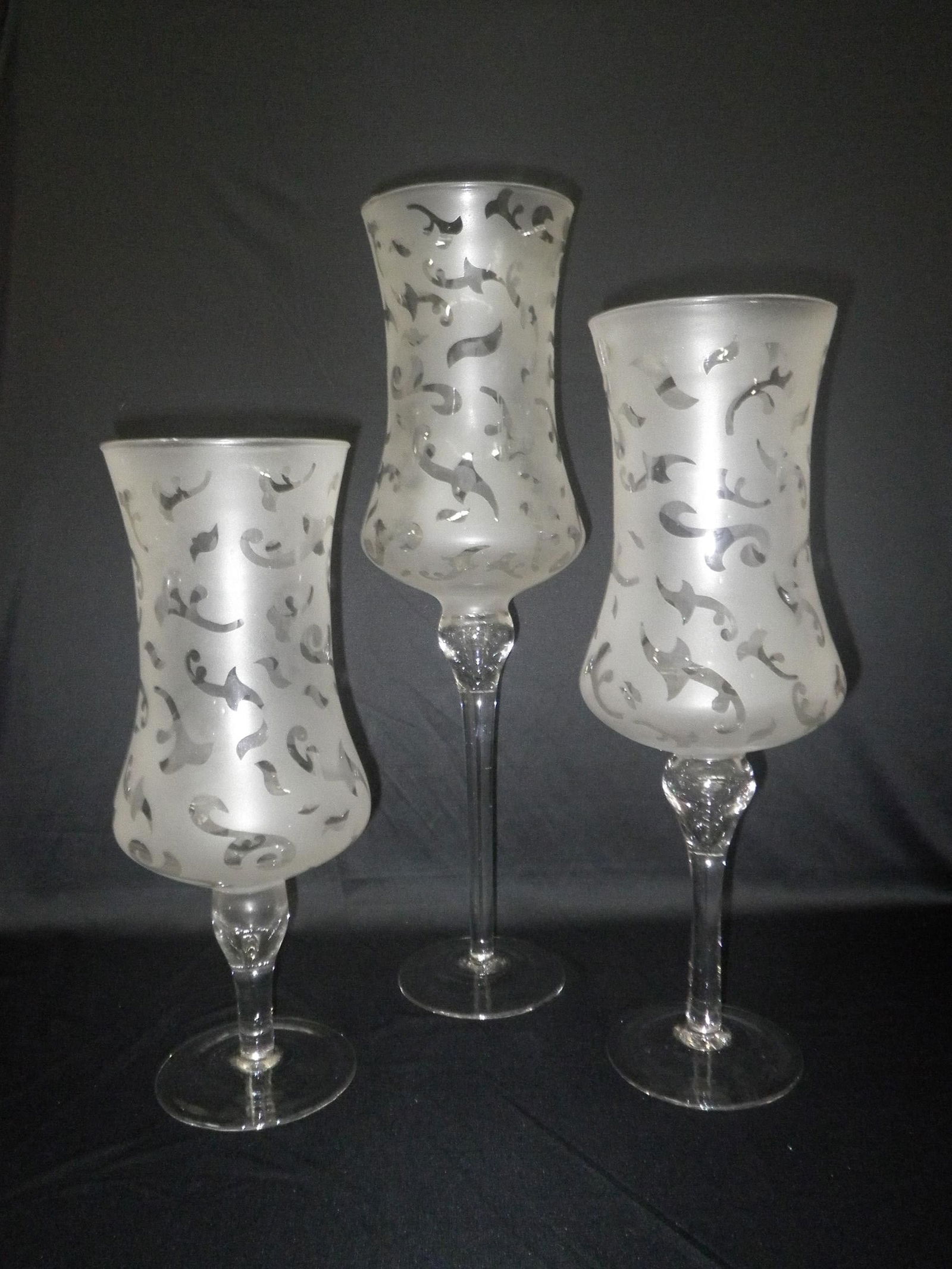 White Fleurd Lye Huricane - Set Of 3: White Fleurd Lye Huricane - Set of 3. Dimensions: big:20x6x6| medium:17x6x6| small:15x6x6