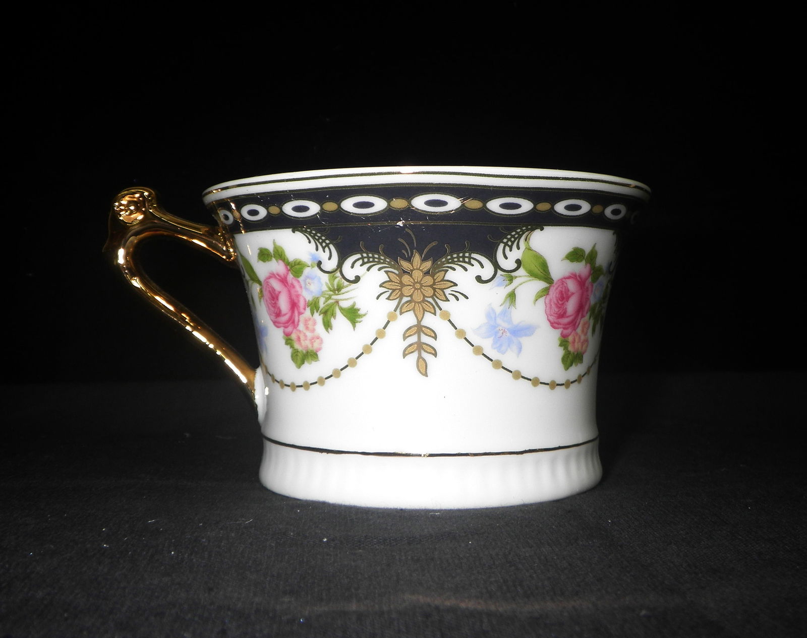 Porcelain Versailles Ruby Tea For One - 4