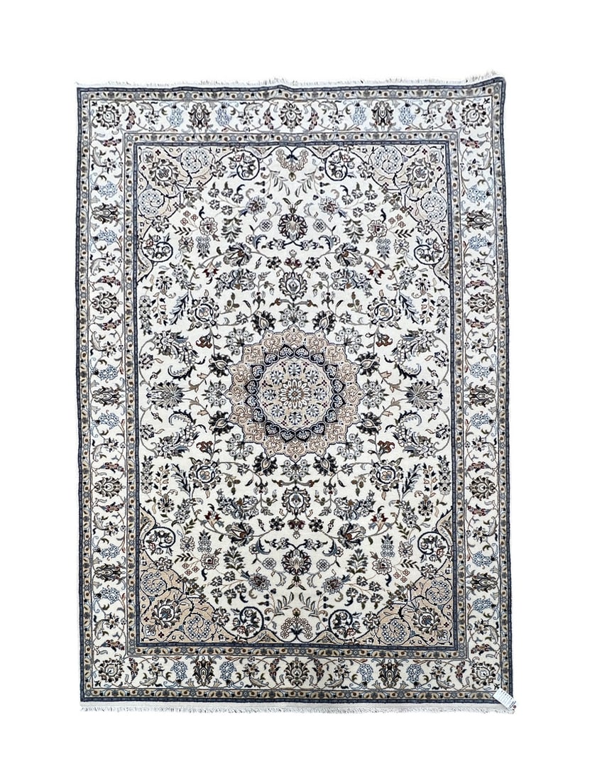 Vintage Persian Nain Wool Rug 5'1" x 8'11": Persian Nain rug, hand knotted in India from 100% wool. Measuring 5'1" x 8'11", the rug features an elegant traditional Persian design with a central floral medallion surrounded by intricate scrolling