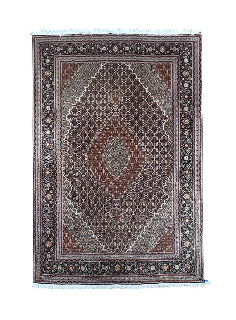 Fine Persian Tabriz Mahi Fish Wool & Silk Rug 6'8" x 9'8": Fine Persian Tabriz Mahi Fish rug, hand knotted in Iran from 100% wool with silk highlights. Measuring 6'8" x 9'8", the rug features a detailed central medallion surrounded by an intricate allover Mah