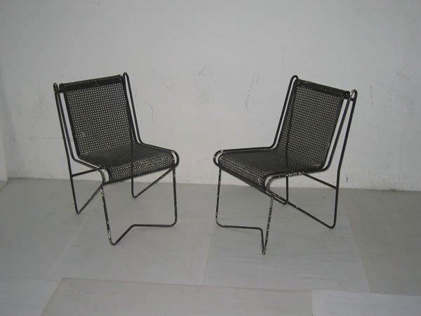 44M: MATEGOT Ensemble de 5 chaises: MATEGOT ensemble de 5 chaises en tôle perforée modèle TIT-MELLIL