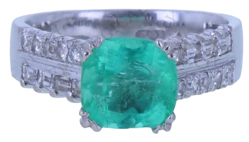 14K White Gold Emerald & Diamond Ring (1.94 ct Emerald, 0.64 ct Diamonds)