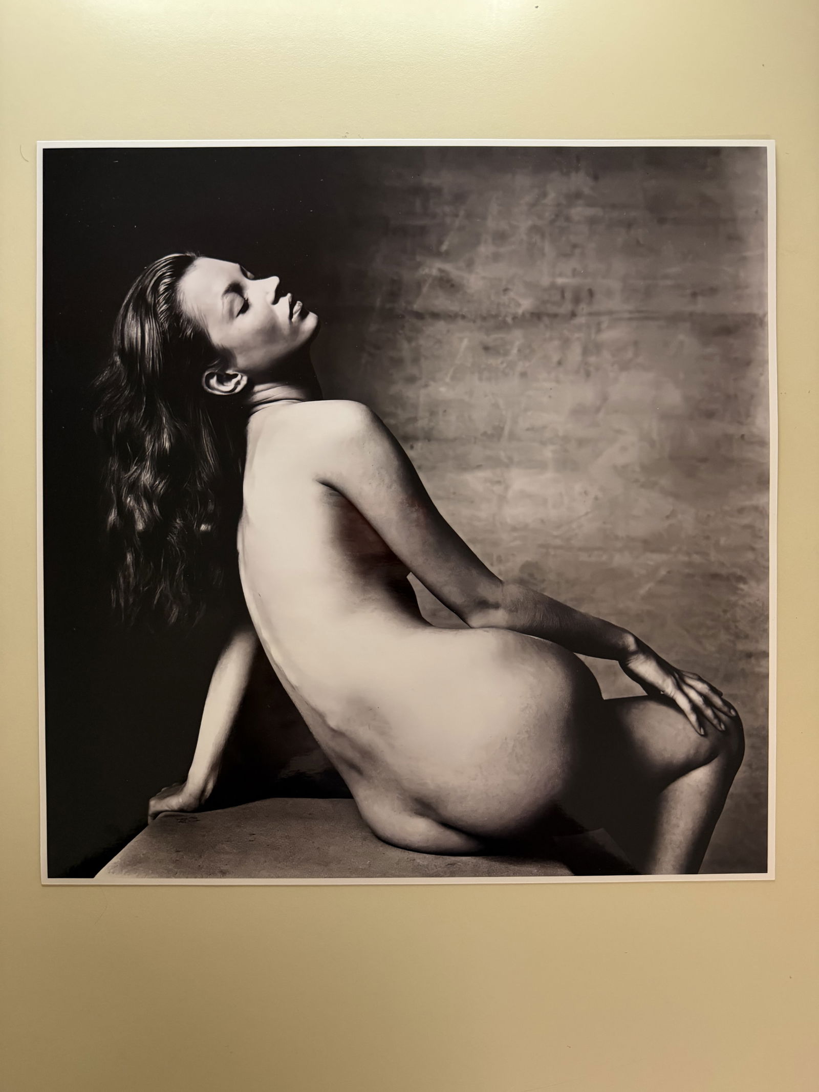 Irving Penn – Kate Moss, New York, 1996 - Signed: Photographic print by Irving Penn, portraying Kate Moss, executed in New York in 1996.An iconic and timeless portrait by one of the most influential photographers of the 20th century, renowned for his