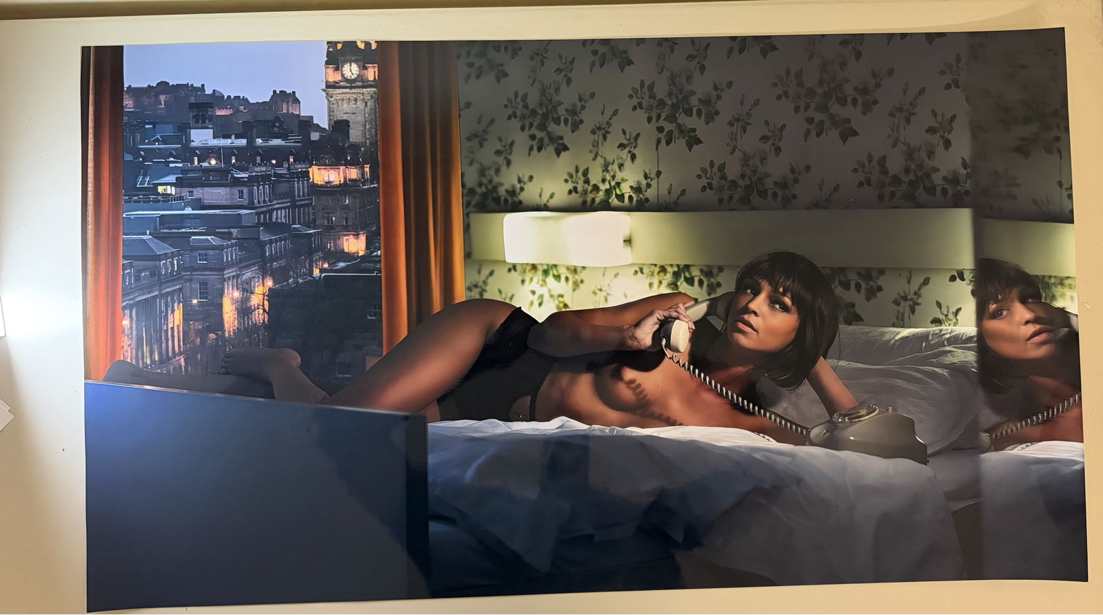 Len van Brook – Edinburgh – Signed Limited Edition (3/25) – 90 x 51 cm: Len van Brook – Edinburgh – Signed Limited Edition (3/25) – 90 x 51 cmDescription:Chromogenic print on paper.90 x 51 cm.Signed and numbered 3/25 on verso.Limited Edition of 25.Published by