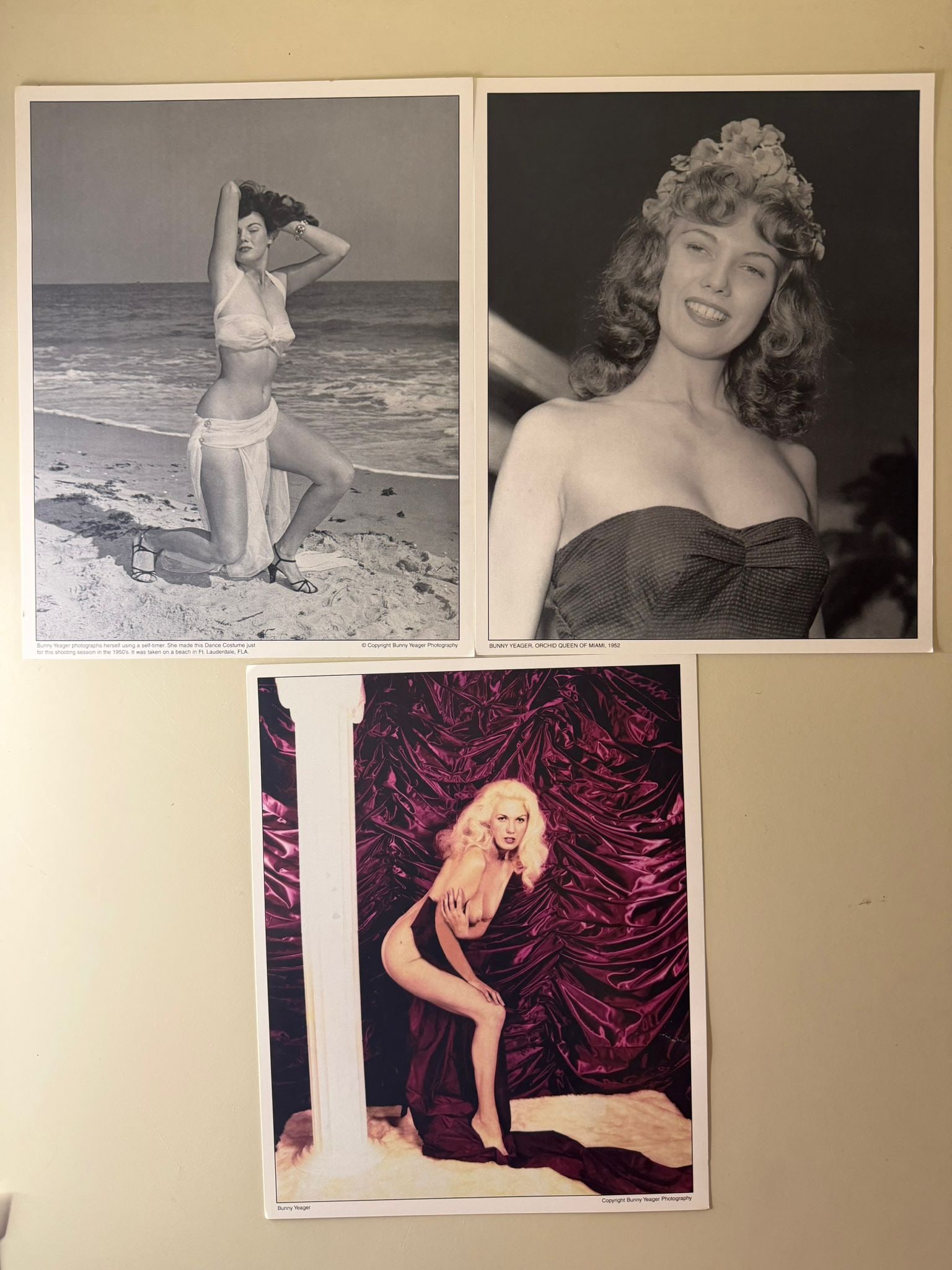 Bunny Yeager – Collection of Three Hand-Signed Offset Prints: 26x20 cm - Collection of three hand-signed offset prints by legendary American glamour photographer Bunny Yeager. The group includes three iconic images from Yeager's celebrated career: a portrait tit
