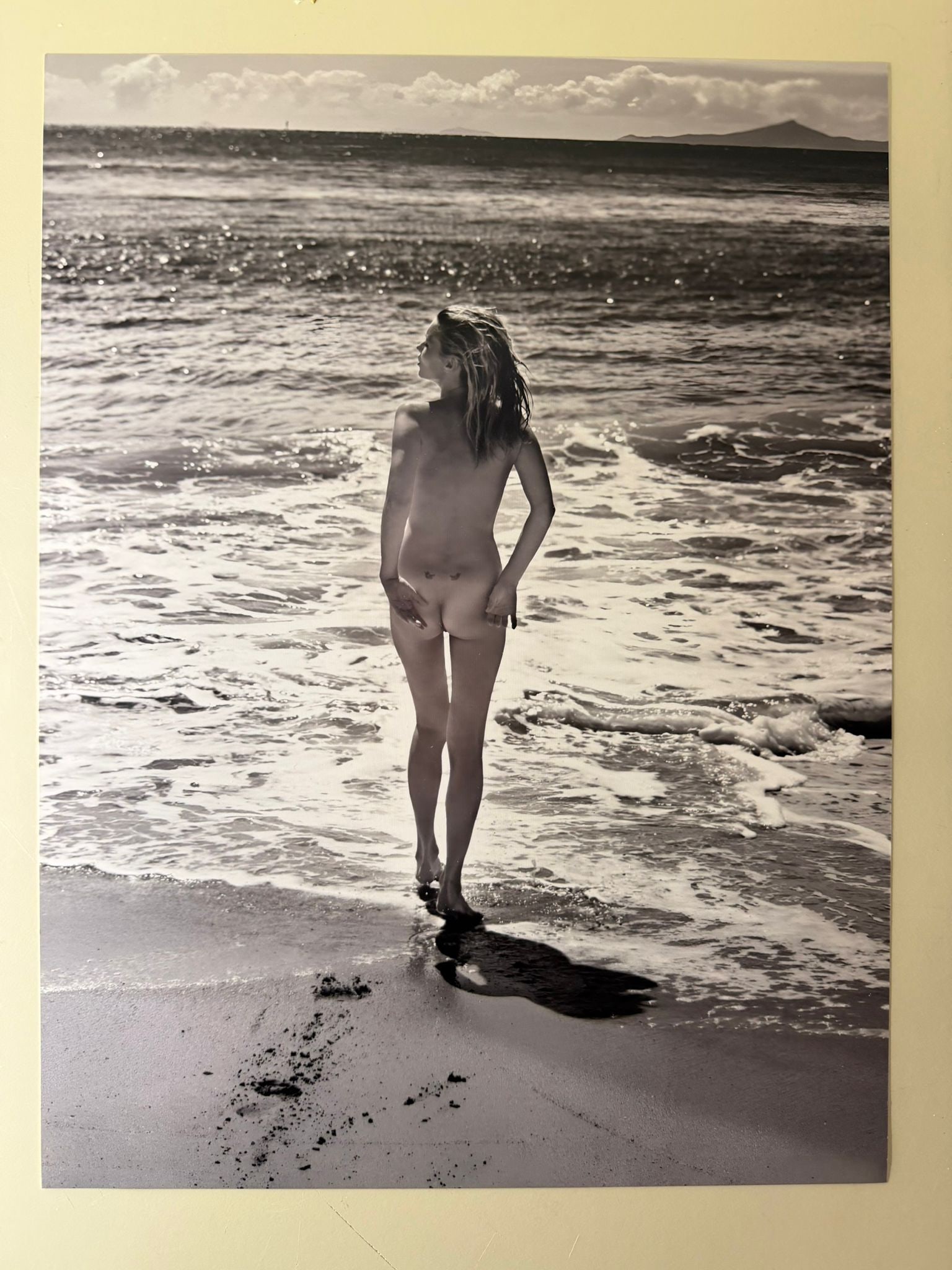 Mario Sorrenti – Kate Moss, Vogue, 2010 | Signed Print - 42x30 cm: A signed photographic print by internationally renowned fashion photographer Mario Sorrenti, depicting Kate Moss during a celebrated editorial production for Vogue.Captured in Sorrenti's unmistakable 