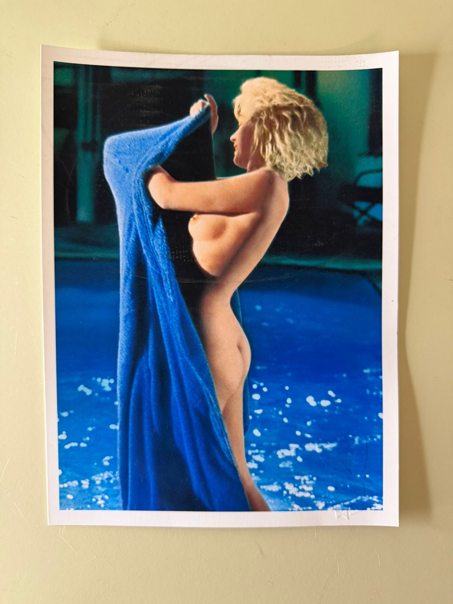 Lawrence Schiller - Marilyn Monroe, Poolside (Something's Got to Give), 1962 - Official Playboy Arch: Lawrence Schiller (American, b. 1936)Marilyn Monroe, Poolside (Something's Got to Give), 1962Fine art chromogenic print.Official Playboy Archive Edition.Features the official Playboy blind stamp (embo