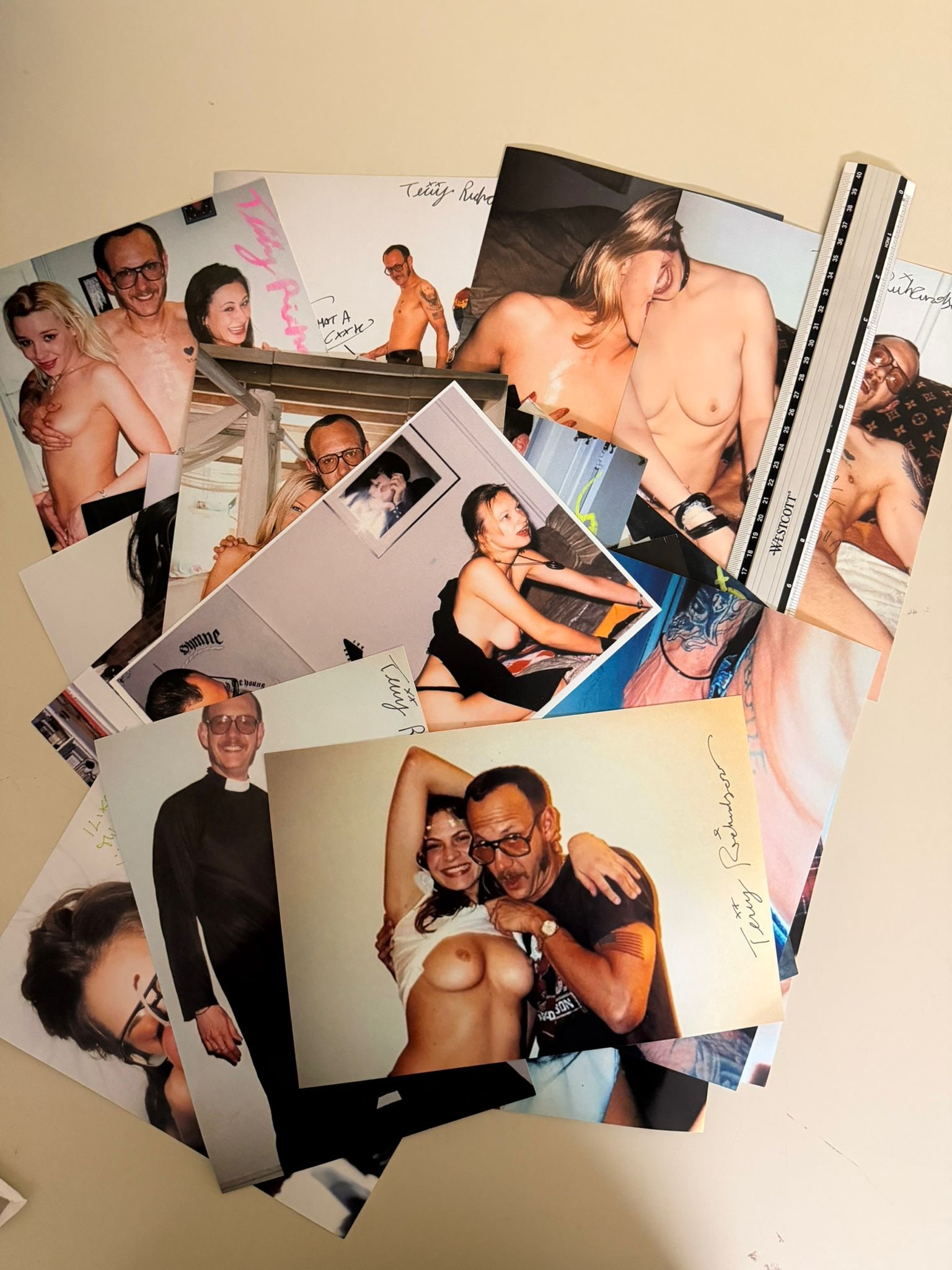 Lot of 22 Photos signed byh Terry Richardson - From private Archive: Private Archive of Terry Richardson - Lot of 22 photos signed