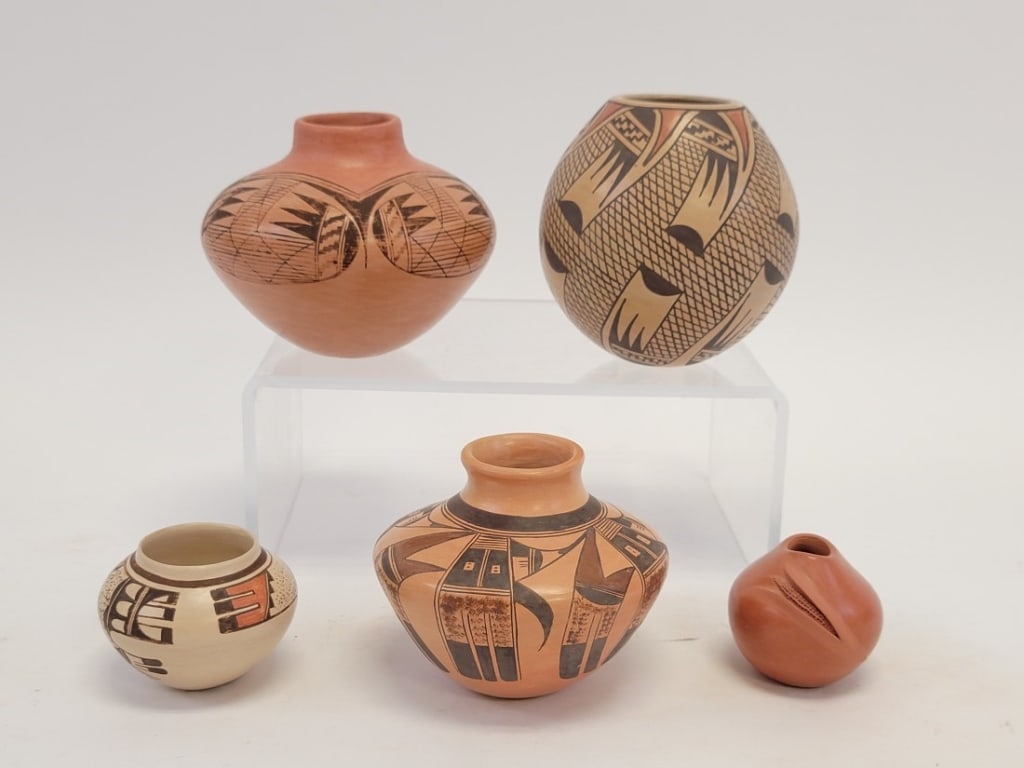 FIVE NAMPEYO PUEBLO POTTERY POTS, SAHMIE SAHME ETC (1 of 18)