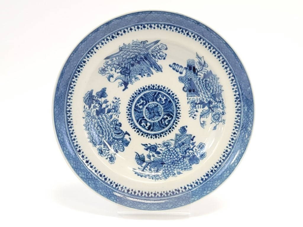 CHINESE EXPORT QIANLONG FITZHUGH PORCELAIN PLATE