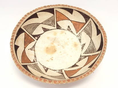 EARLY BLACK & RED ON WHITE PUEBLO POTTERY BOWL: EarlY Native American black & red on white pottery bowl measuring 2.5" tall x 8.2" diameter. Possibly Mimbres or Acoma. Unsigned. Condition: normal signs of wear and age, see images. Weight: .88 lbs.