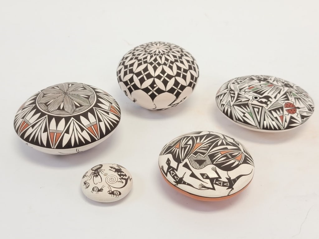 FIVE ACOMA POTTERY SEED POTS, BL & BJ CERNO (1 of 16)