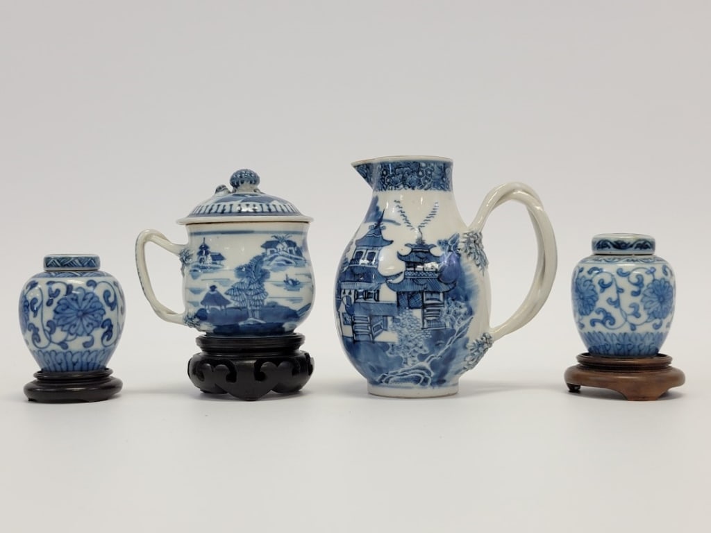 CHINESE EXPORT QIANLONG BLUE & WHITE PORCELAIN (1 of 20)