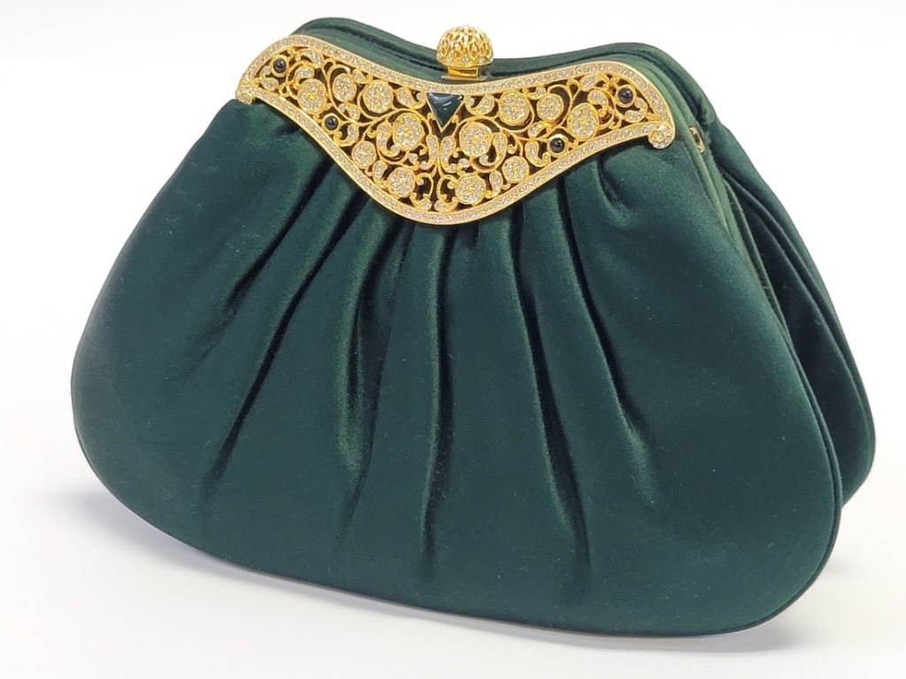 JUDITH LEIBER GREEN SATIN EVENING CLUTCH (1 of 13)