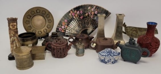 ASSORTED ANTIQUE & VINTAGE CHINESE DECORATIVES ETC