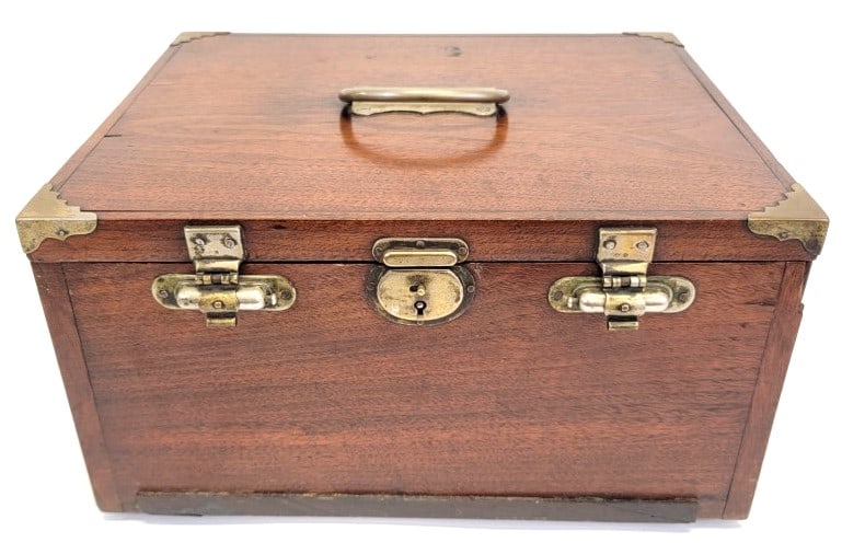 ANTIQUE 19TH CENTURY MAHOGANY MEDICAL BOX (1 of 4)