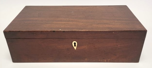 LARGE ANTIQUE MAHOGANY WRITING SLOPE / WRITING BOX