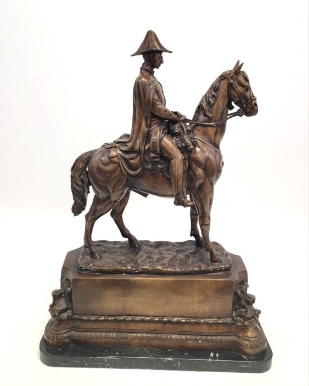 VINTAGE BRONZE SCULPTURE OF NAPOLEON BONAPARTE (1 of 10)