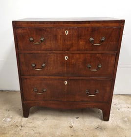 ENGLISH GEORGE III PERIOD CHEST OF DRAWERS