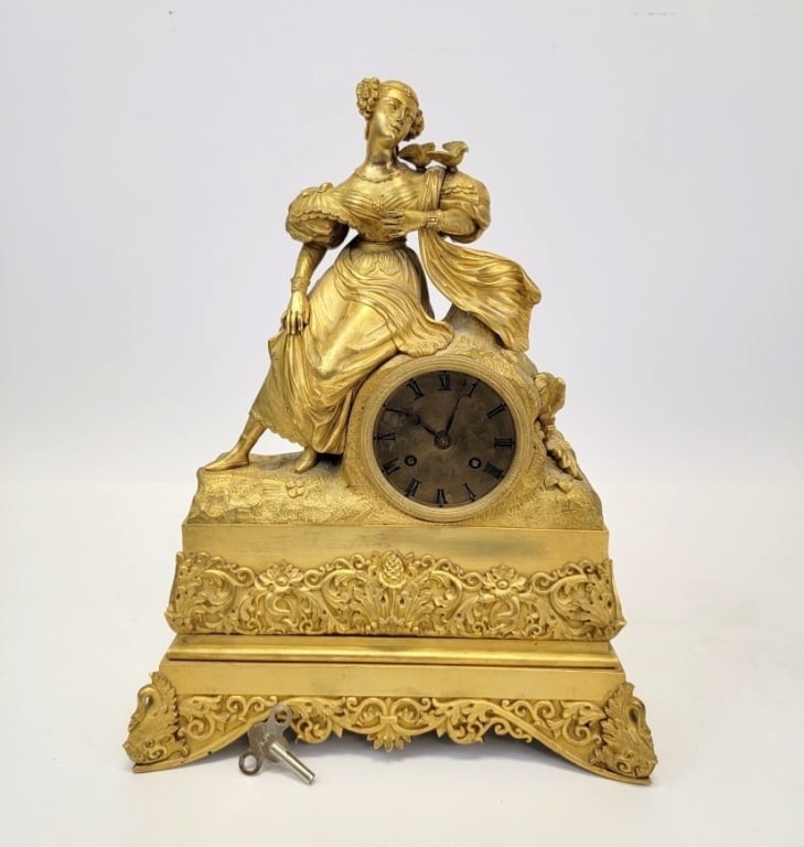 ANTIQUE FRENCH ORMOLU MANTEL CLOCK (1 of 8)