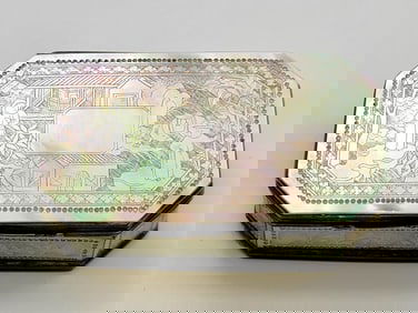 CHINESE EXPORT SILVER & MOTHER OF PEARL SNUFF BOX