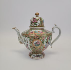 CHINESE MID 19TH C ROSE MEDALLION PORCELAIN TEAPOT