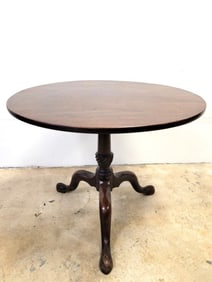 QUEEN ANNE STYLE MAHOGANY TILT-TOP TEA TABLE