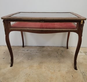 VINTAGE FRENCH LOUIS XV STYLE VITRINE TABLE