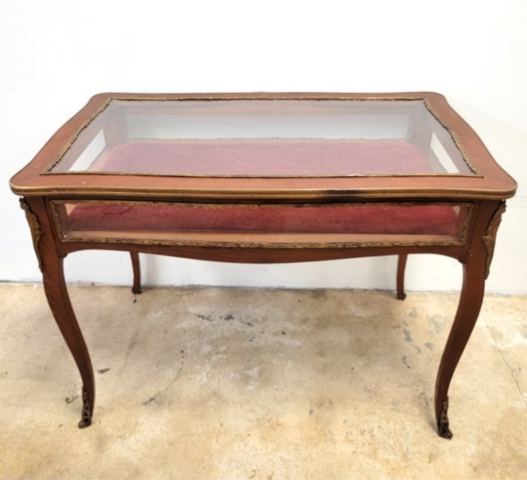 VINTAGE FRENCH LOUIS XV STYLE VITRINE TABLE (1 of 19)