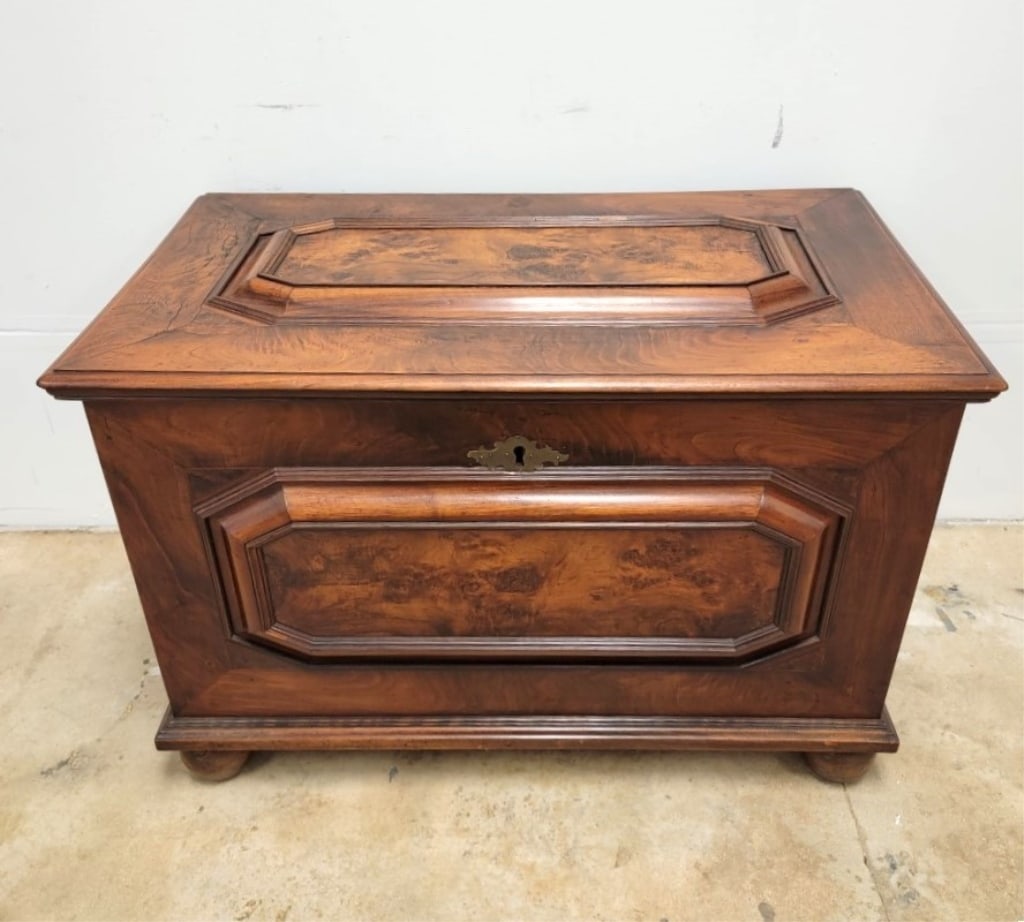 BAROQUE STYLE CENTRAL EUROPEAN BURLED WALNUT CHEST (1 of 8)