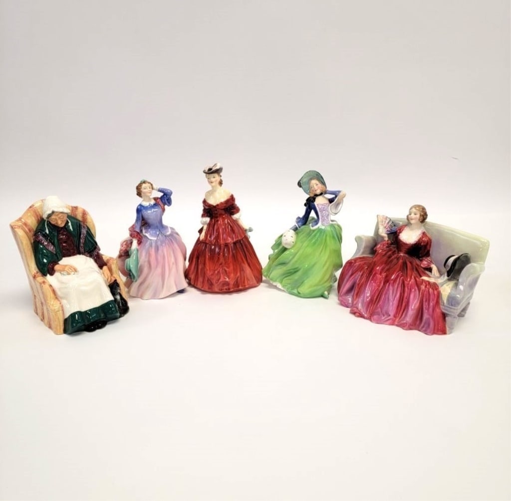 FIVE ROYAL DOULTON PORCELAIN FIGURINES, LADIES (1 of 12)
