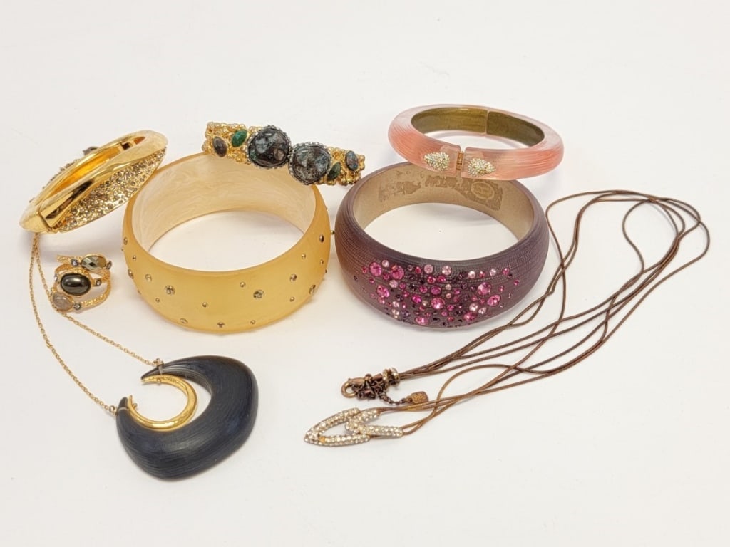 LOT EIGHT PIECES ALEXIS BITTAR JEWELRY (1 of 16)