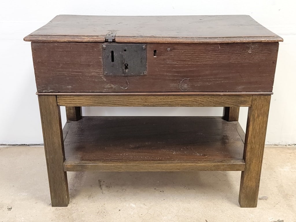 18TH C CARVED OAK LOCKBOX OR DOCUMENT BOX CHEST (1 of 15)