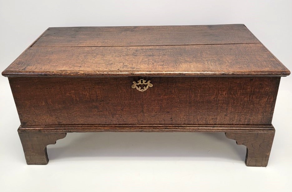 ANTIQUE PRIMITIVE CARVED OAK BLANKET CHEST TRUNK (1 of 9)