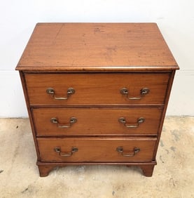 ANTIQUE 19TH C PETITE MAHOGANY CHEST OF DRAWERS