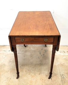 ANTIQUE 19TH CENTURY FEDERAL STYLE PEMBROKE TABLE