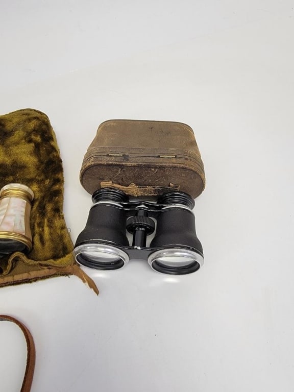 COLLECTION OPERA GLASSES, BINOCULARS, ETC - 3